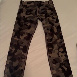 Girls Athleta Camo Leggings